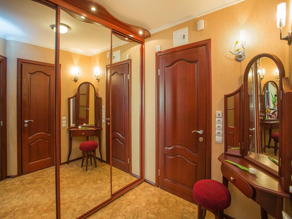 Studio De Luxe With Jacuzzi スームィ 部屋 写真
