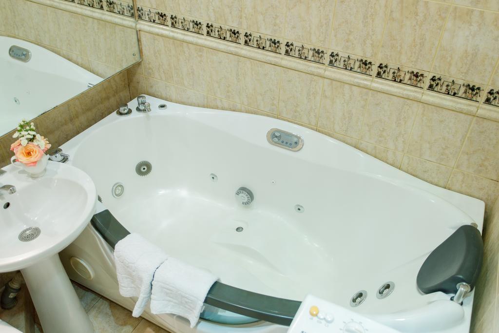 Studio De Luxe With Jacuzzi スームィ エクステリア 写真