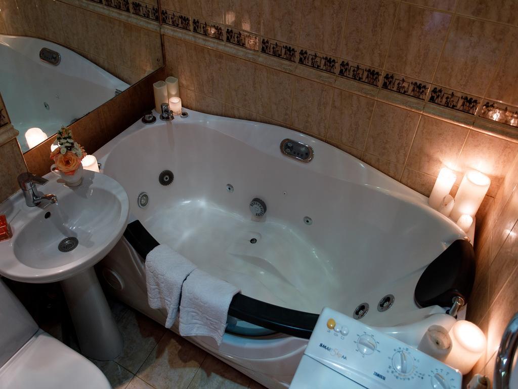 Studio De Luxe With Jacuzzi スームィ エクステリア 写真